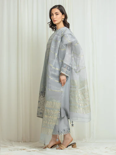 Aizah Munar Luxury 3-Piece (Light Blue)