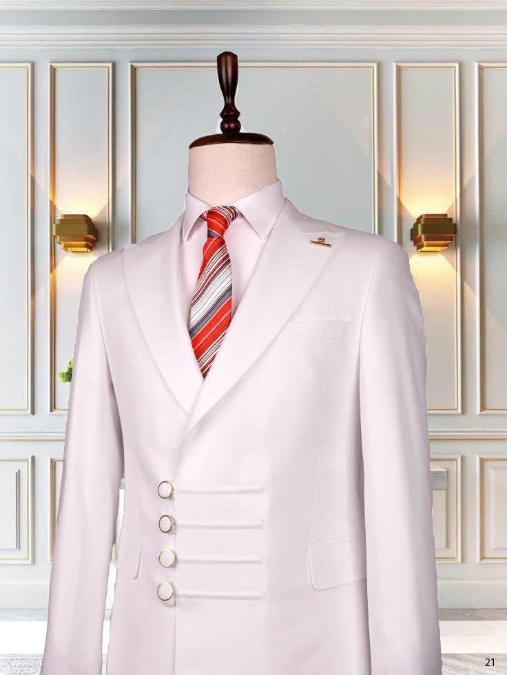 Costume blanc élégant