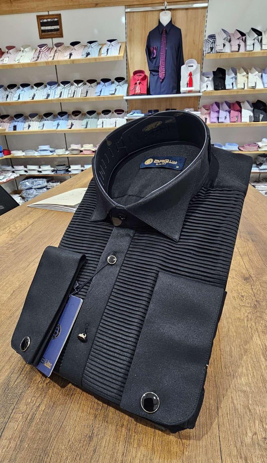 Chemise Élégante Col Cassé Poignets Mousquetaire