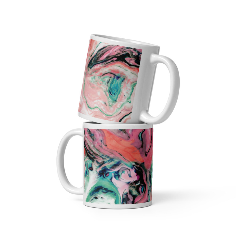 Weißer, glänzender Becher