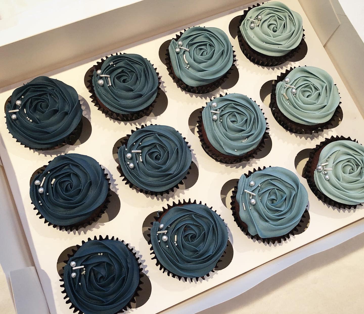 Celebration rose cupcake box (COLLECTION OR LOCAL DELIVERY)