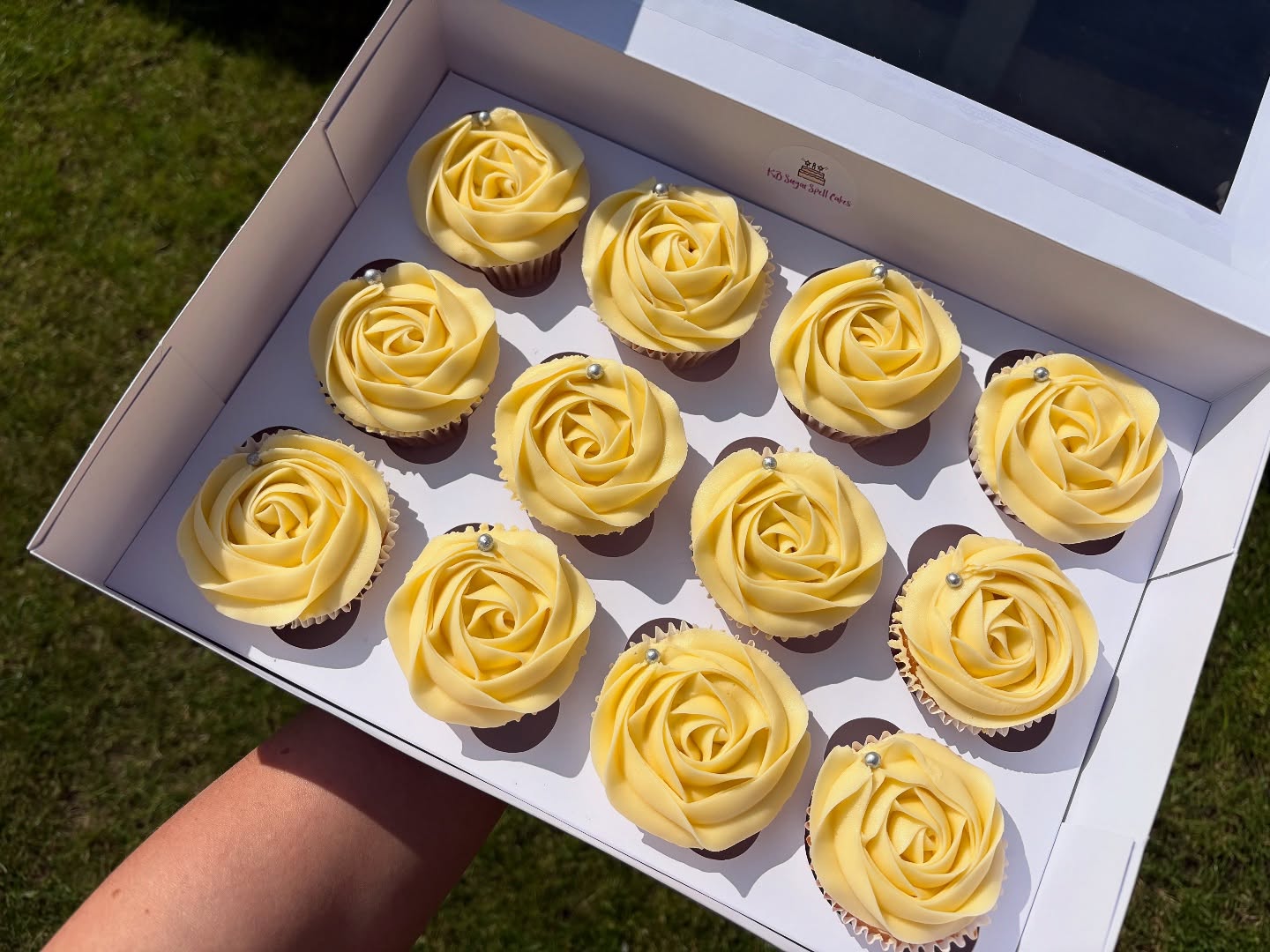 Celebration rose cupcake box (COLLECTION OR LOCAL DELIVERY)
