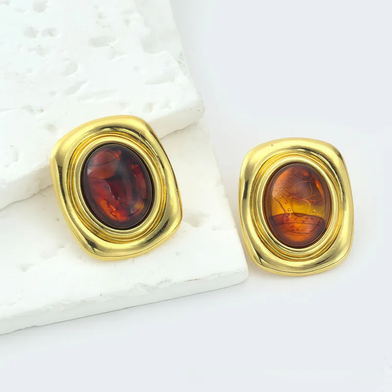 Aretes Vintage Dorados con Piedra Verde