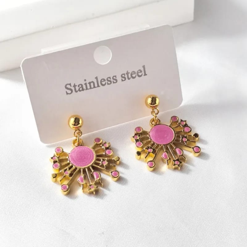 Aretes dorados con rosa en acero inoxidable