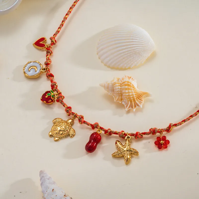 Collar con dijes marinos