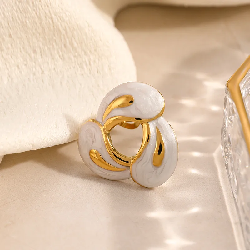 Aretes Elegancia Oro y Blanco