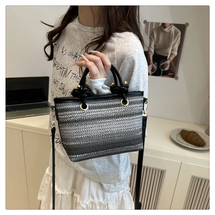 Bolso tejidode mano y bandolera