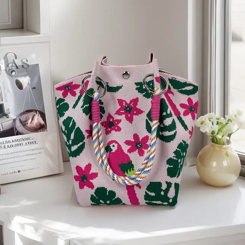 Bolso Wayuu con diseño tropical