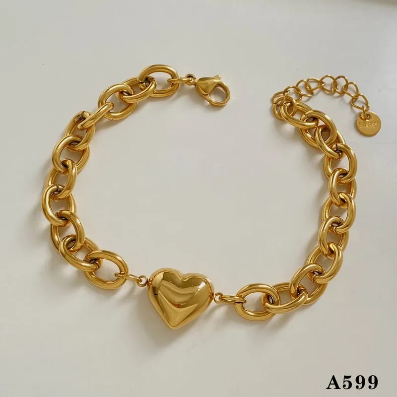 Pulsera de cadena dorada con corazón