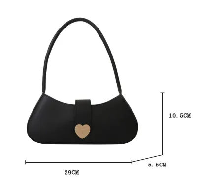 Bolso de mano negro con corazón