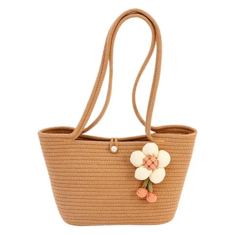 Bolso tejido con flor