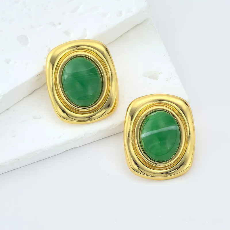 Aretes Vintage Dorados con Piedra Verde