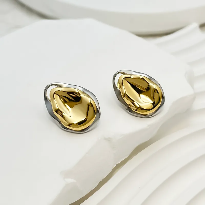 Aretes Dorados Modernos