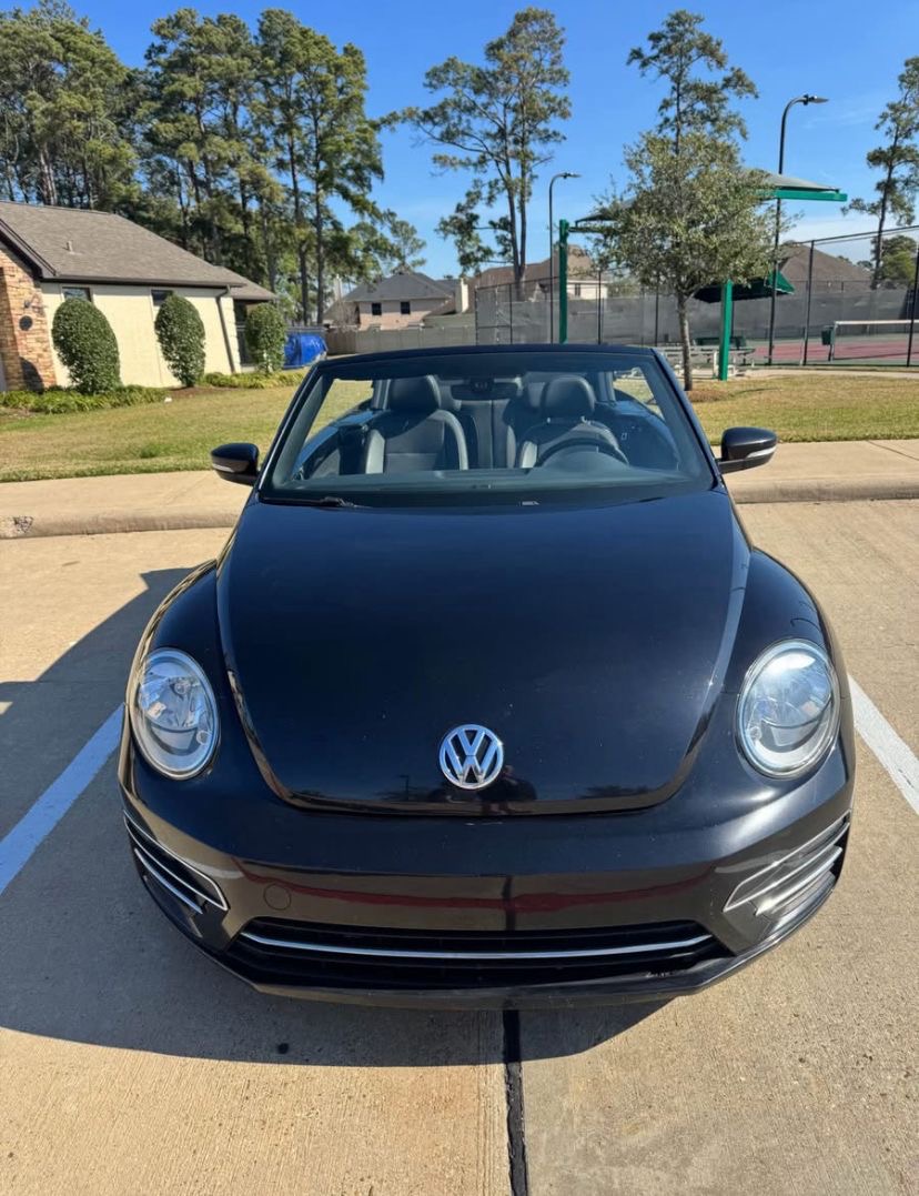 2017 Volkswagen Beetle • 1.8T SE Convertible 2D