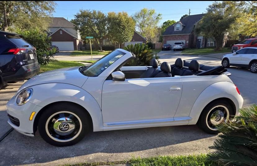 2013 VW Beetle 2.5L Automatic Convertible.