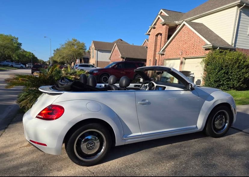 2013 VW Beetle 2.5L Automatic Convertible.