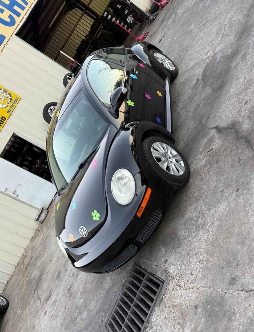 2008 Volkswagen Beetle • 2.5LHatchback 2D