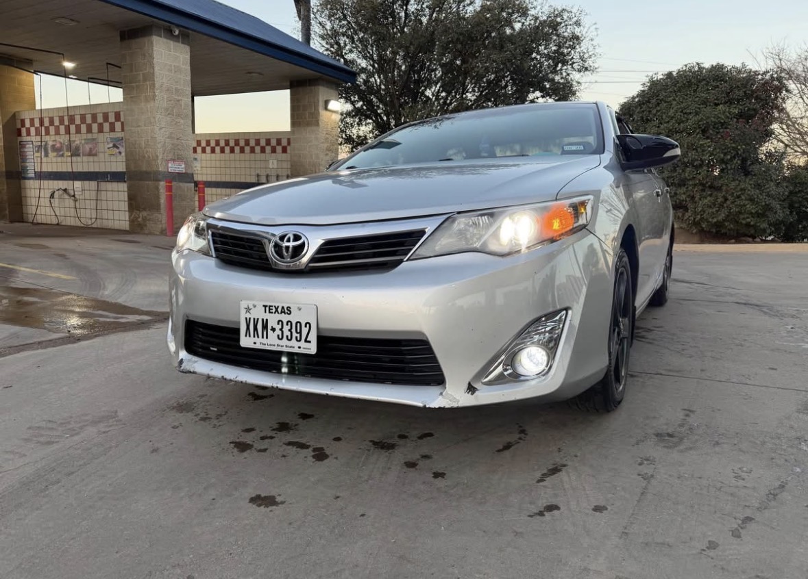 2012 Toyota Camry · XLE Sedan 4D