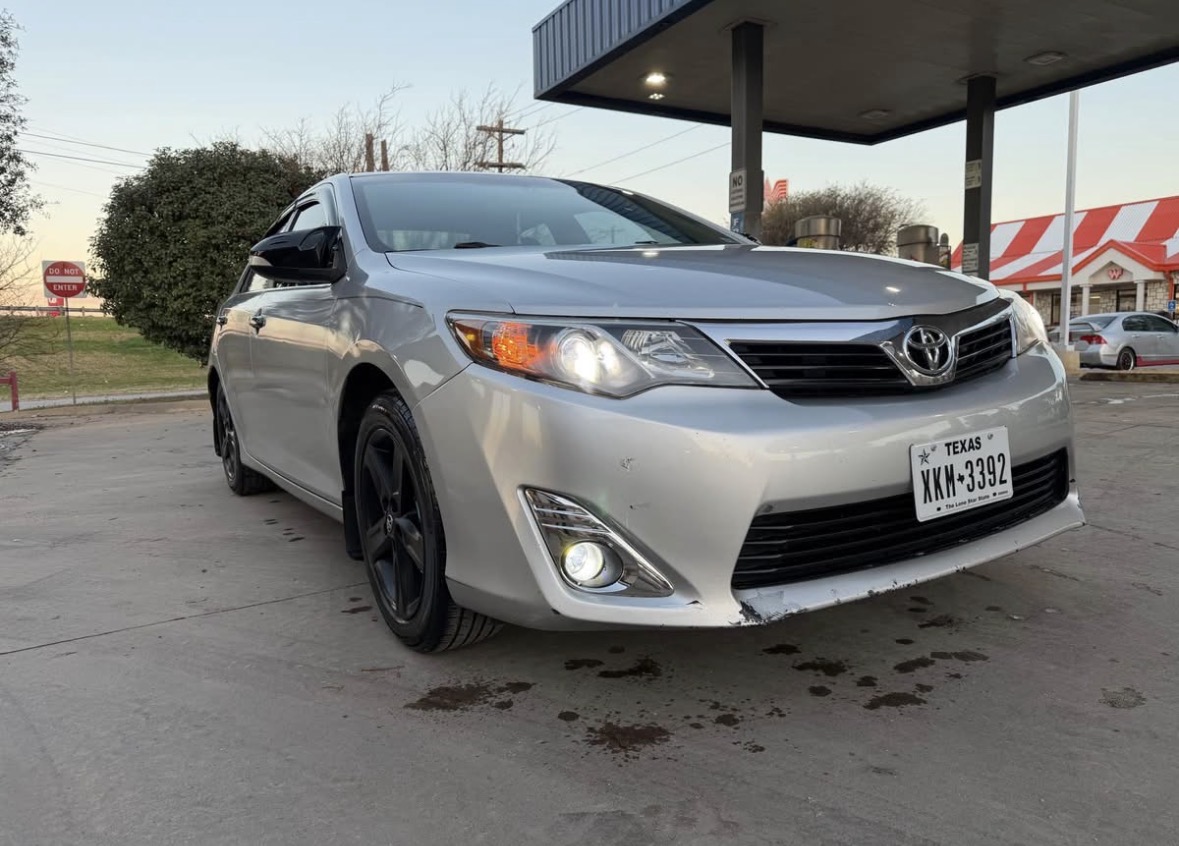 2012 Toyota Camry · XLE Sedan 4D