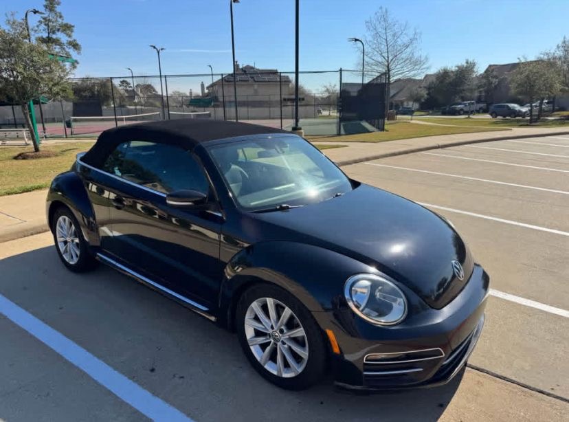 2017 Volkswagen Beetle • 1.8T SE Convertible 2D