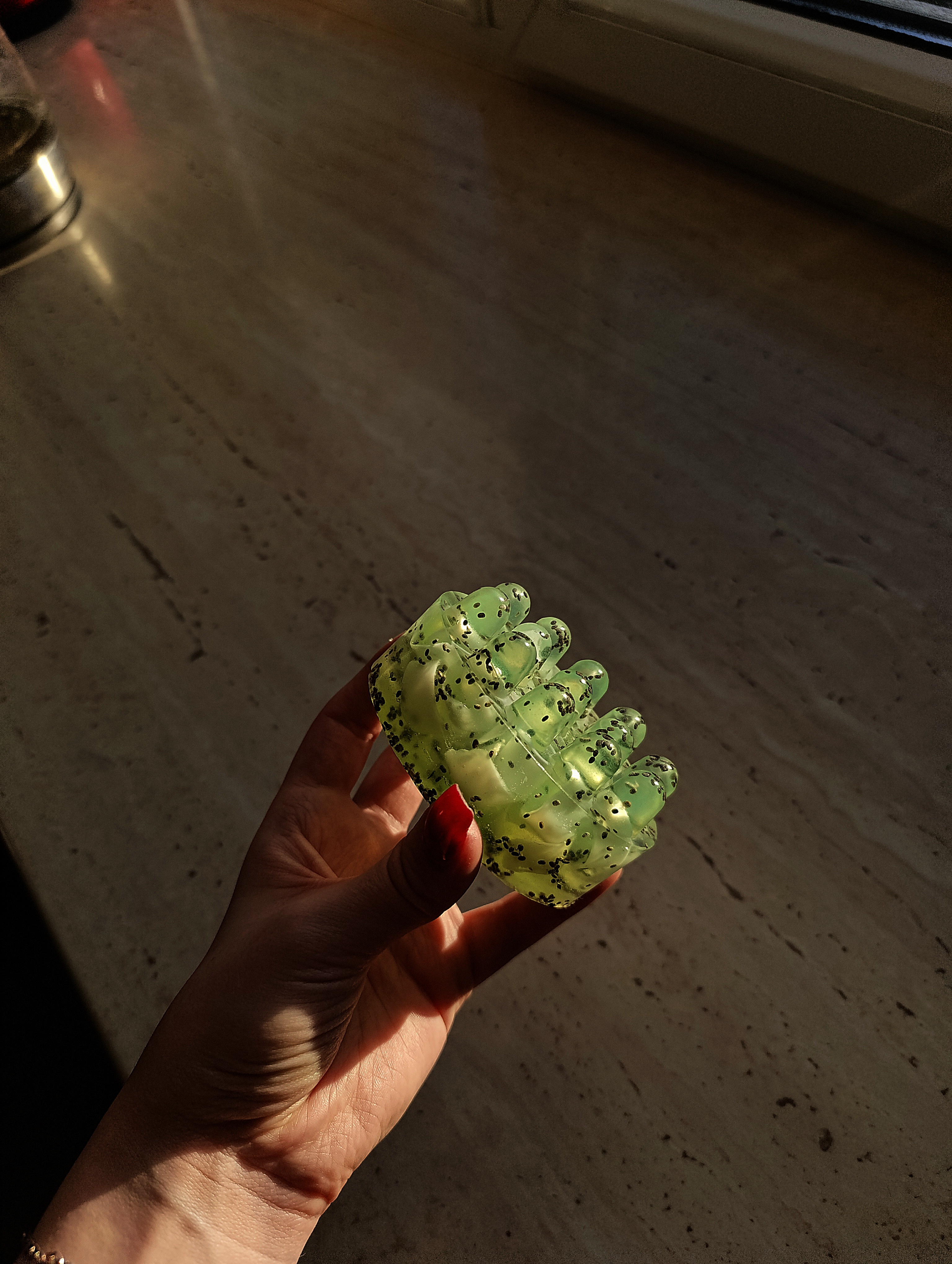 Žalios spalvos muilas - masažuoklis su chia sėklomis 