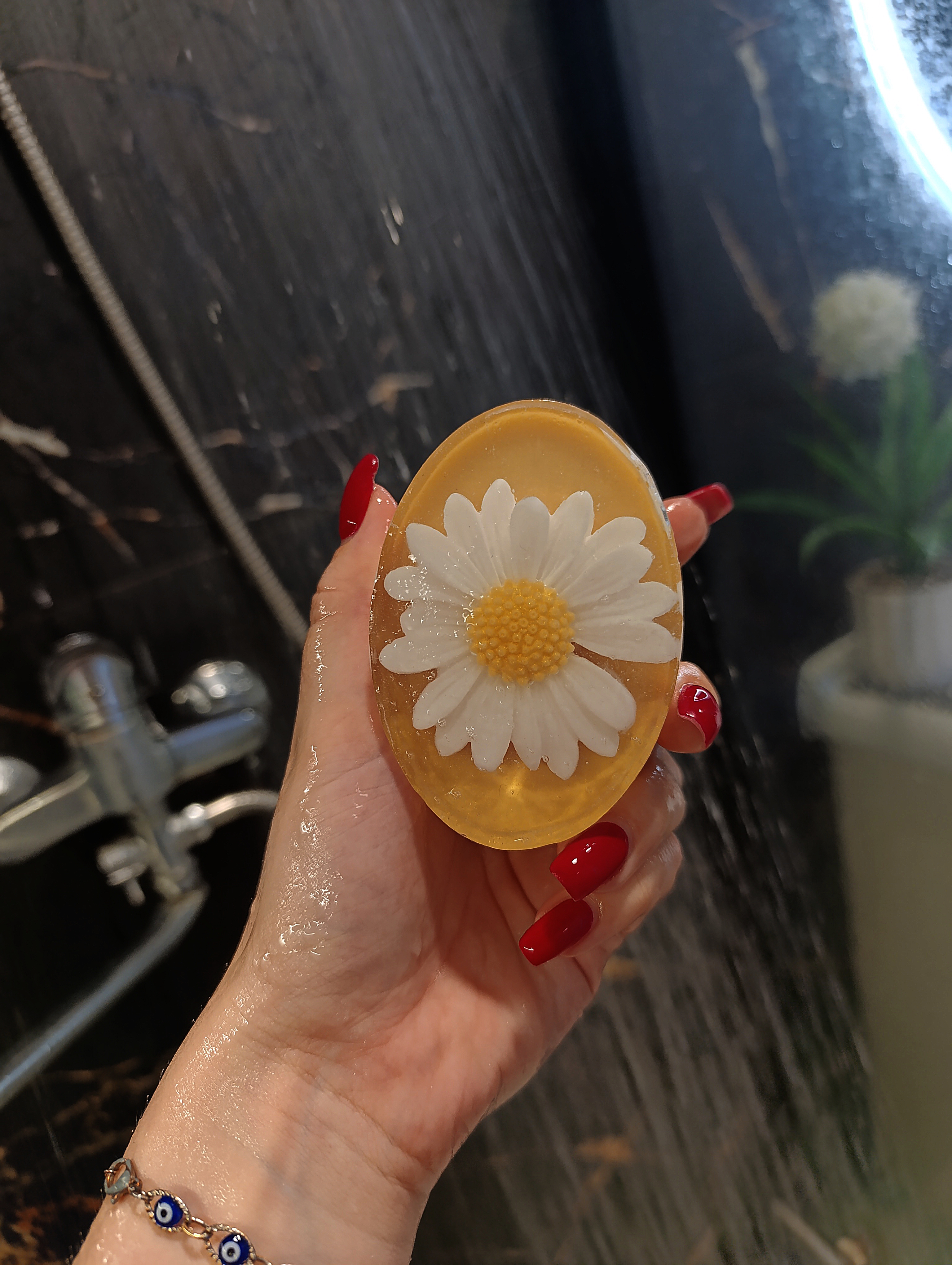 Muilas - masažuoklis su ramunėle (auksinės spalvos)