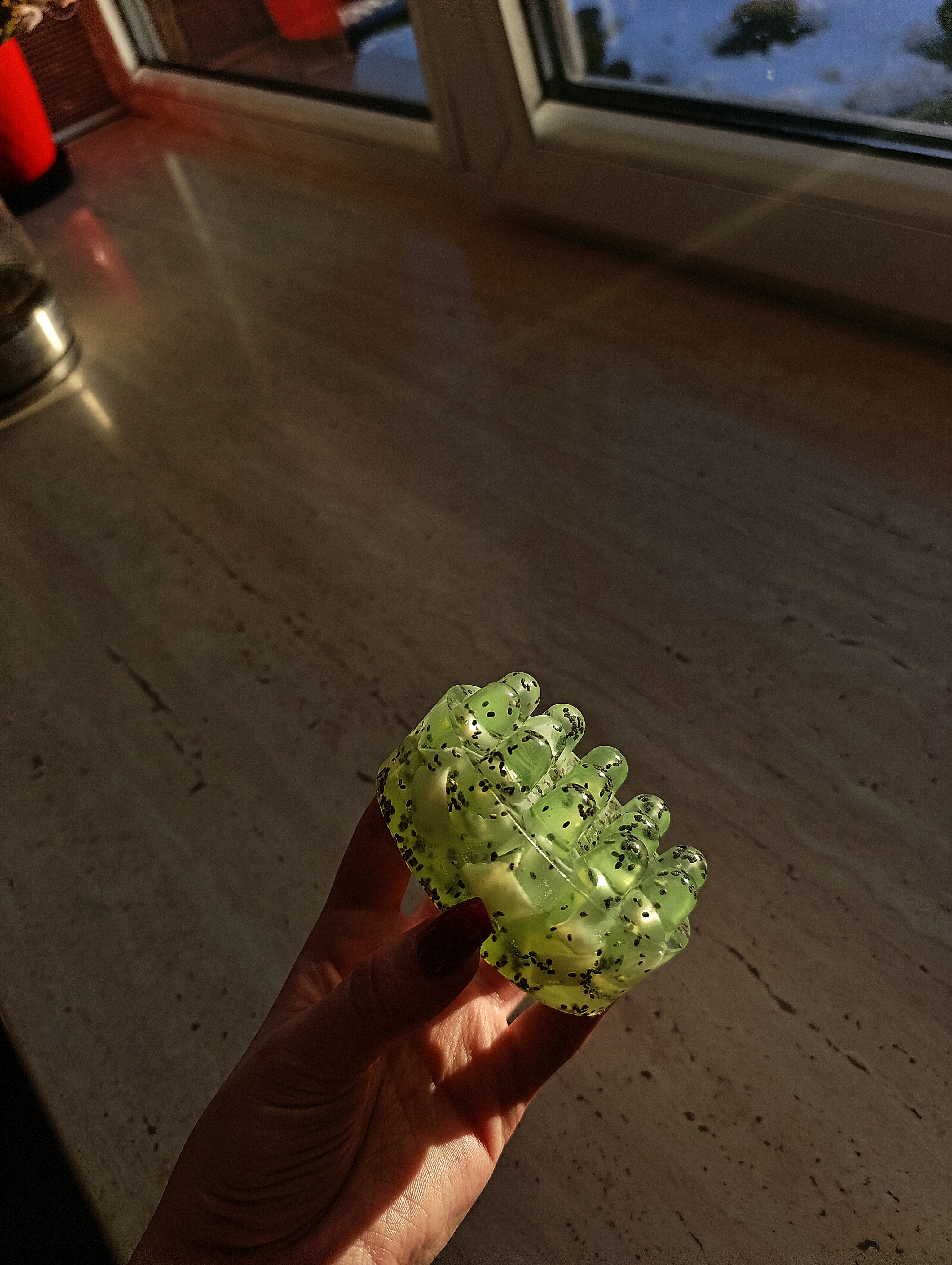 Žalios spalvos muilas - masažuoklis su chia sėklomis 