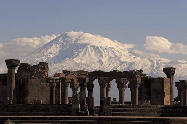Echmiadzin, Zvartnots