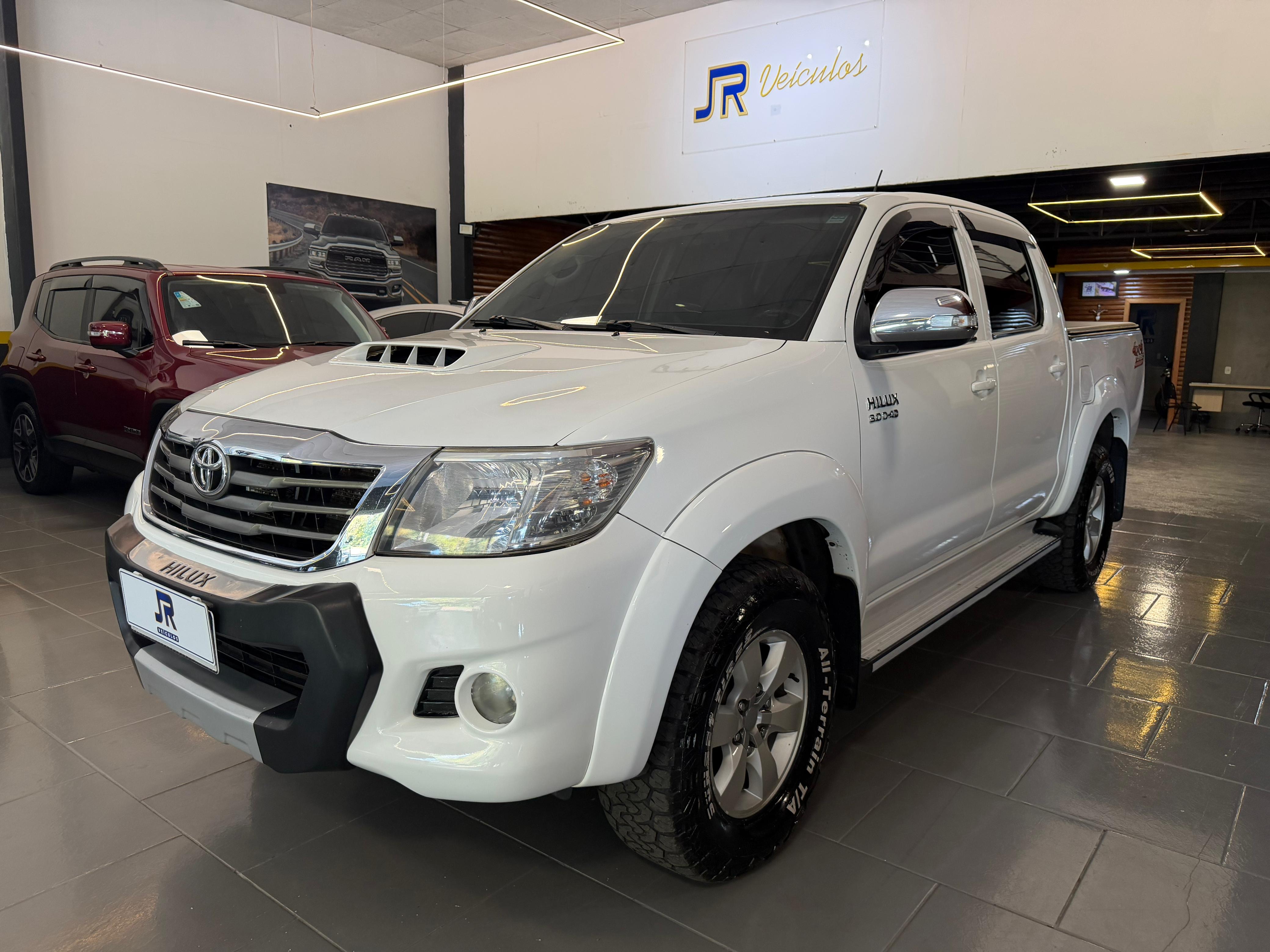 HILUX SRV 4x4 2023