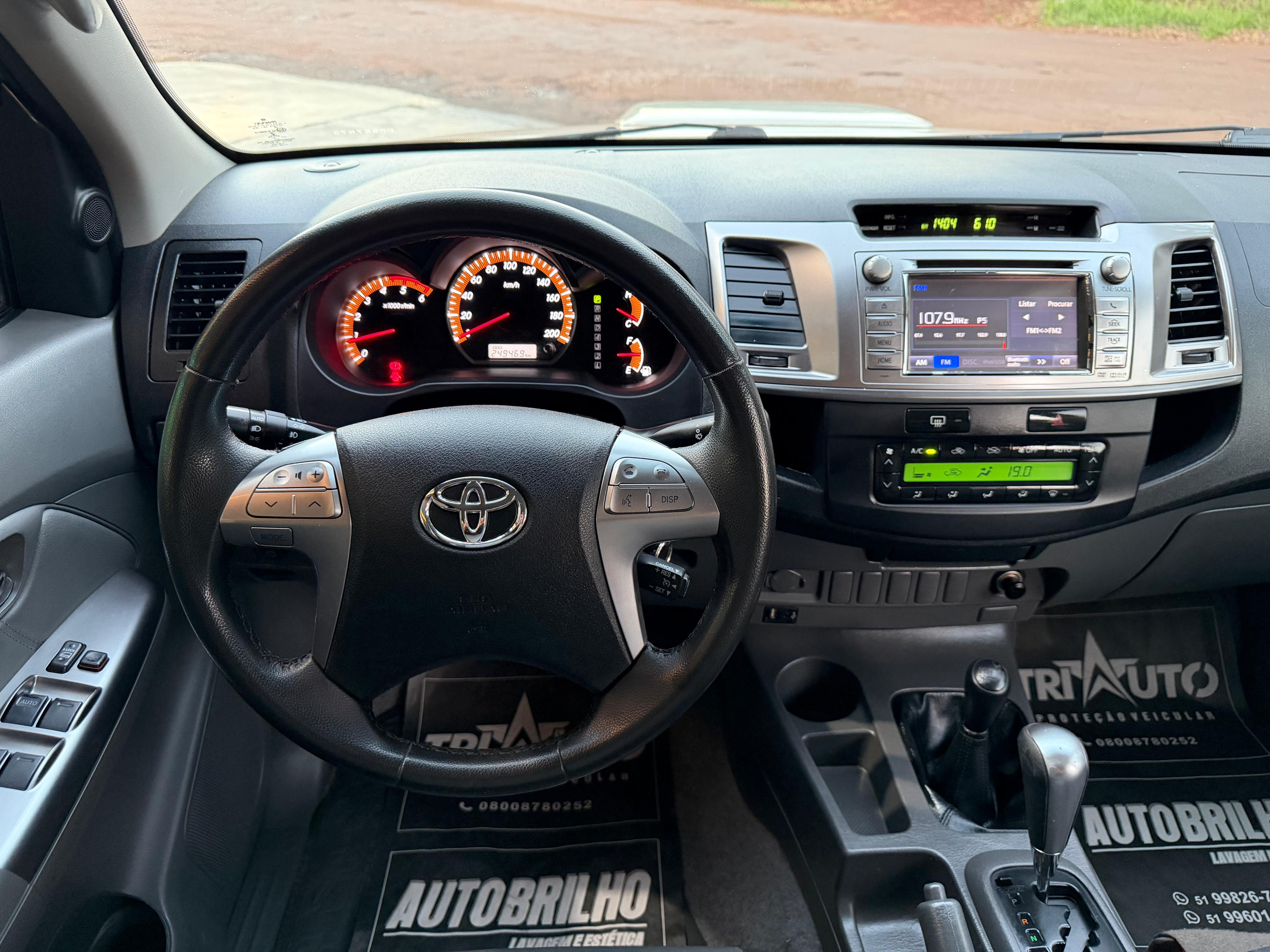 HILUX SRV 4x4 2014