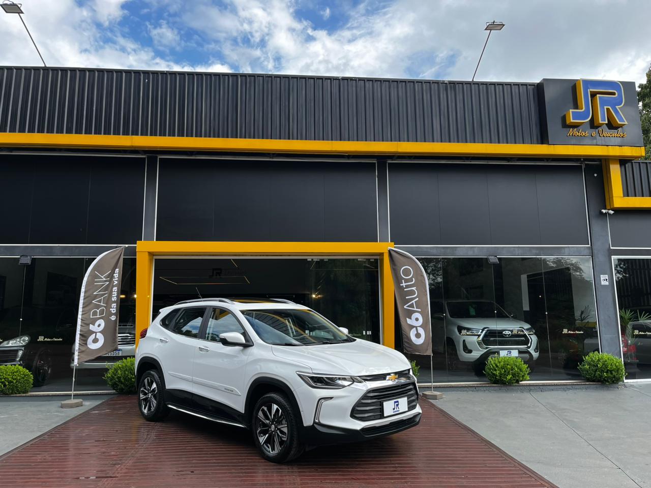 TRACKER PREMIER 2023