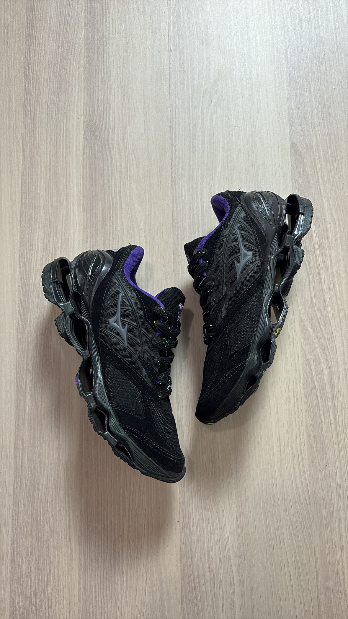 Tênis Mizuno Flor de Lotus