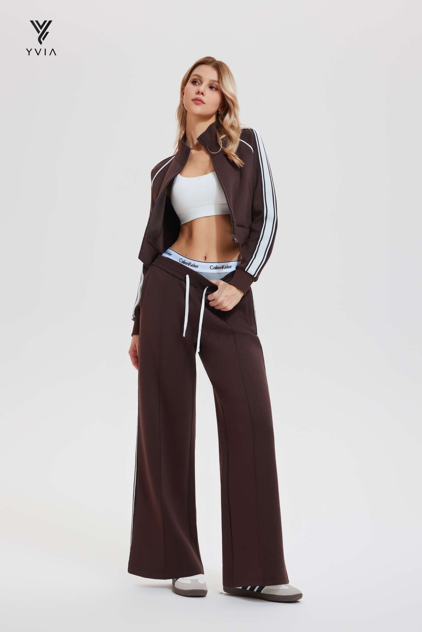 Bộ Quần Áo Thể Thao VIP