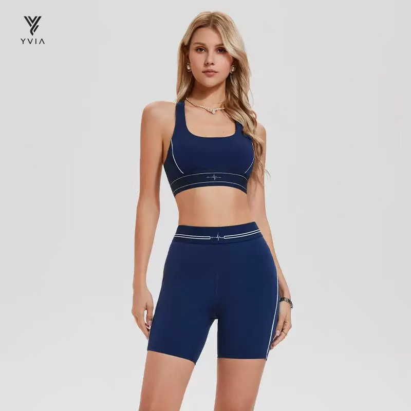 Áo Bra + Quần legging thiết kế ôm với các đường viền kẻ COSLEAF 