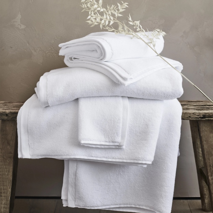 Bath Towels & Bathrobes