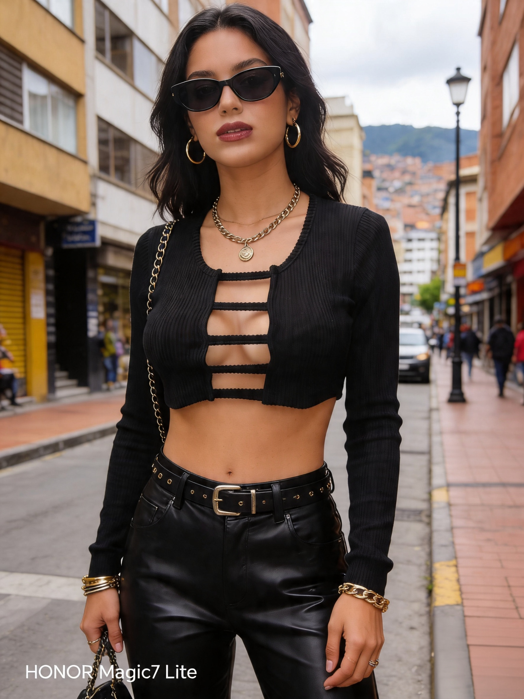 super sexi black crop top  
