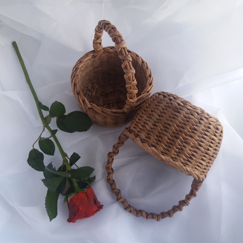 Flower girl basket with handle Rustic wedding basket Mini wicker basket Kids basket Round brown basket Gift basket Small girl petals basket