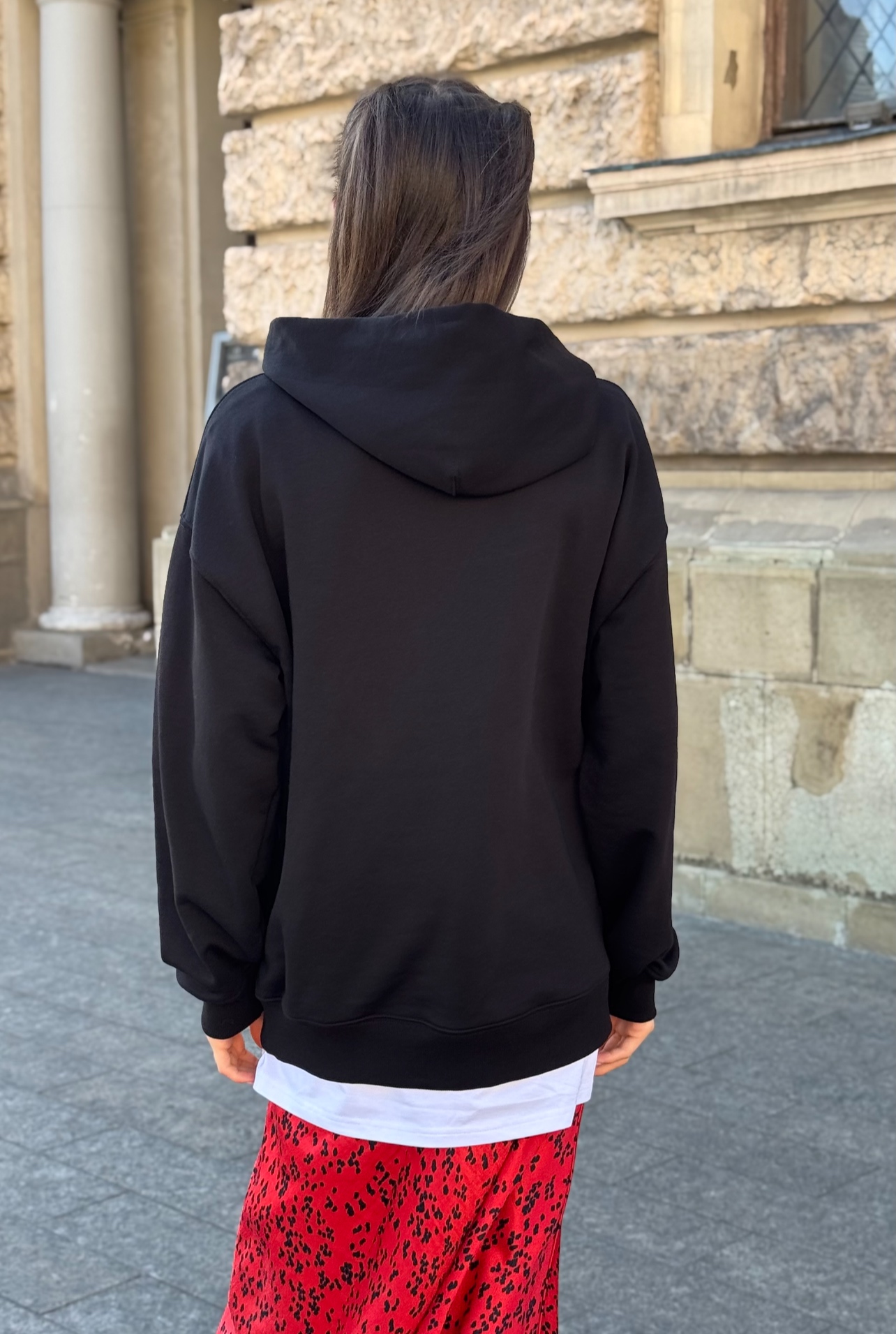 Чорний худі