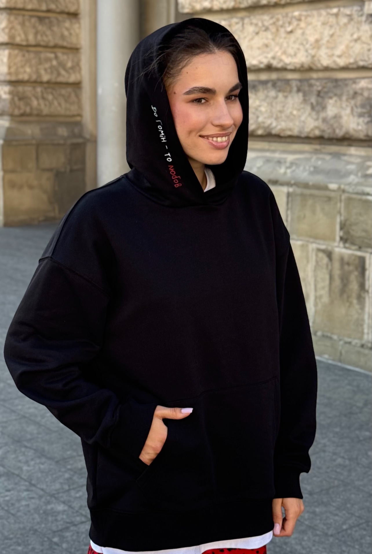 Чорний худі