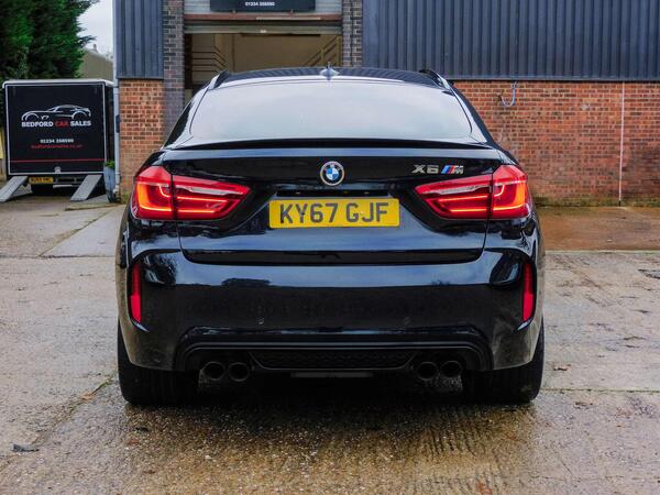 BMW X6 M Auto (Carbon Black metallic)