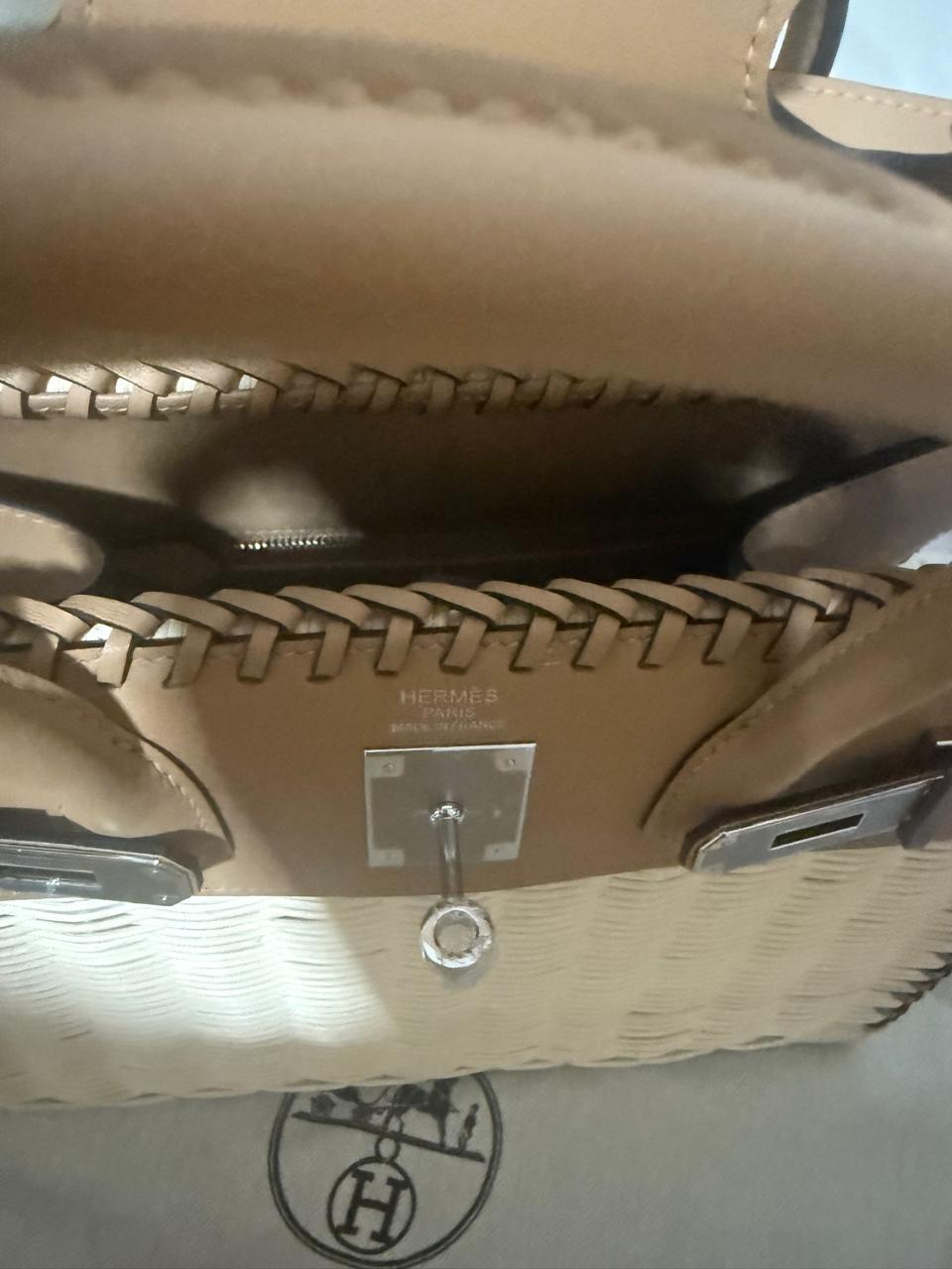 Bolsa Artesanal Hermes de Palha e Couro