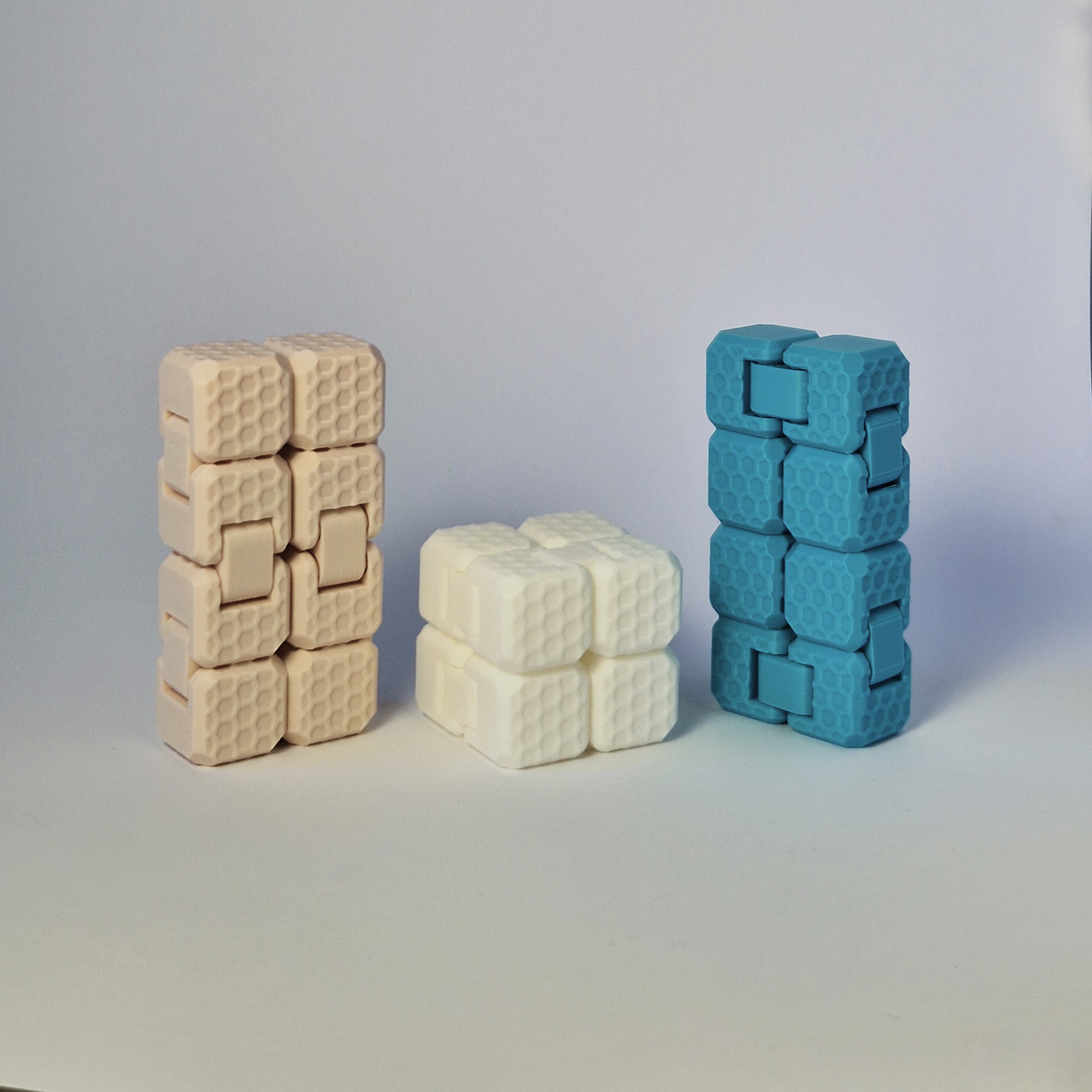 3D spausdintas begalybės kubas (Infinity Cube) – fidget žaislas stresui mažinti