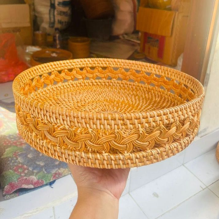 Round Rattan with Plaited detail Tray