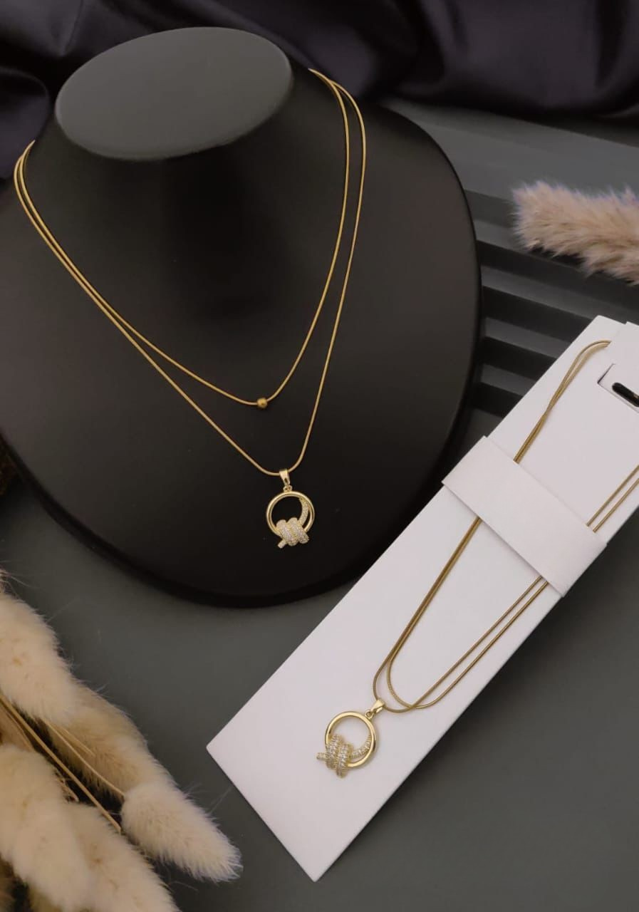 Golden Pendant Layered Necklace Set