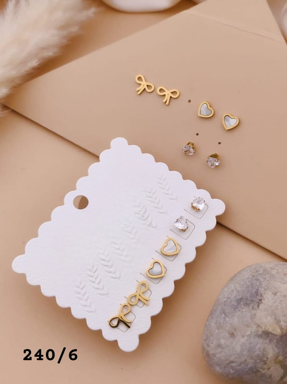 Elegant Gold Earrings Set
