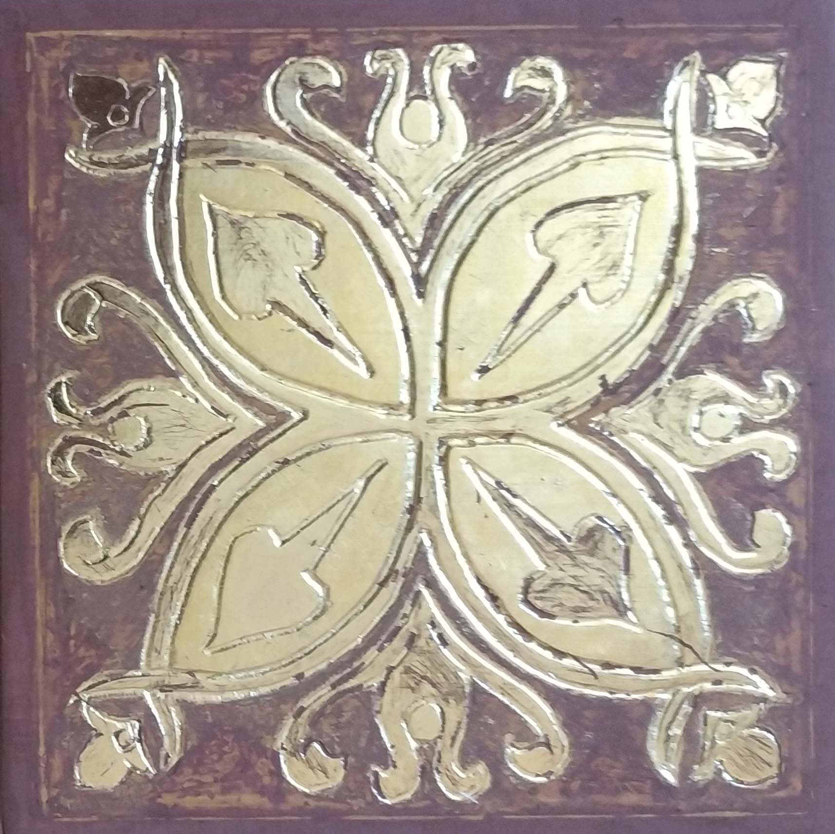 Fleur médiévale sur fond rouge vieilli