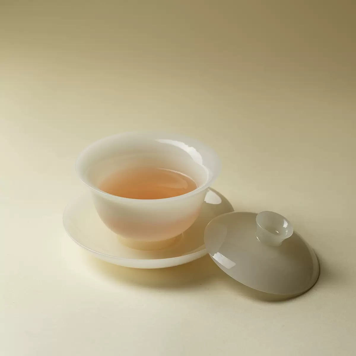 Ice-Glazed Jade Porcelain Gaiwan Tea Cup