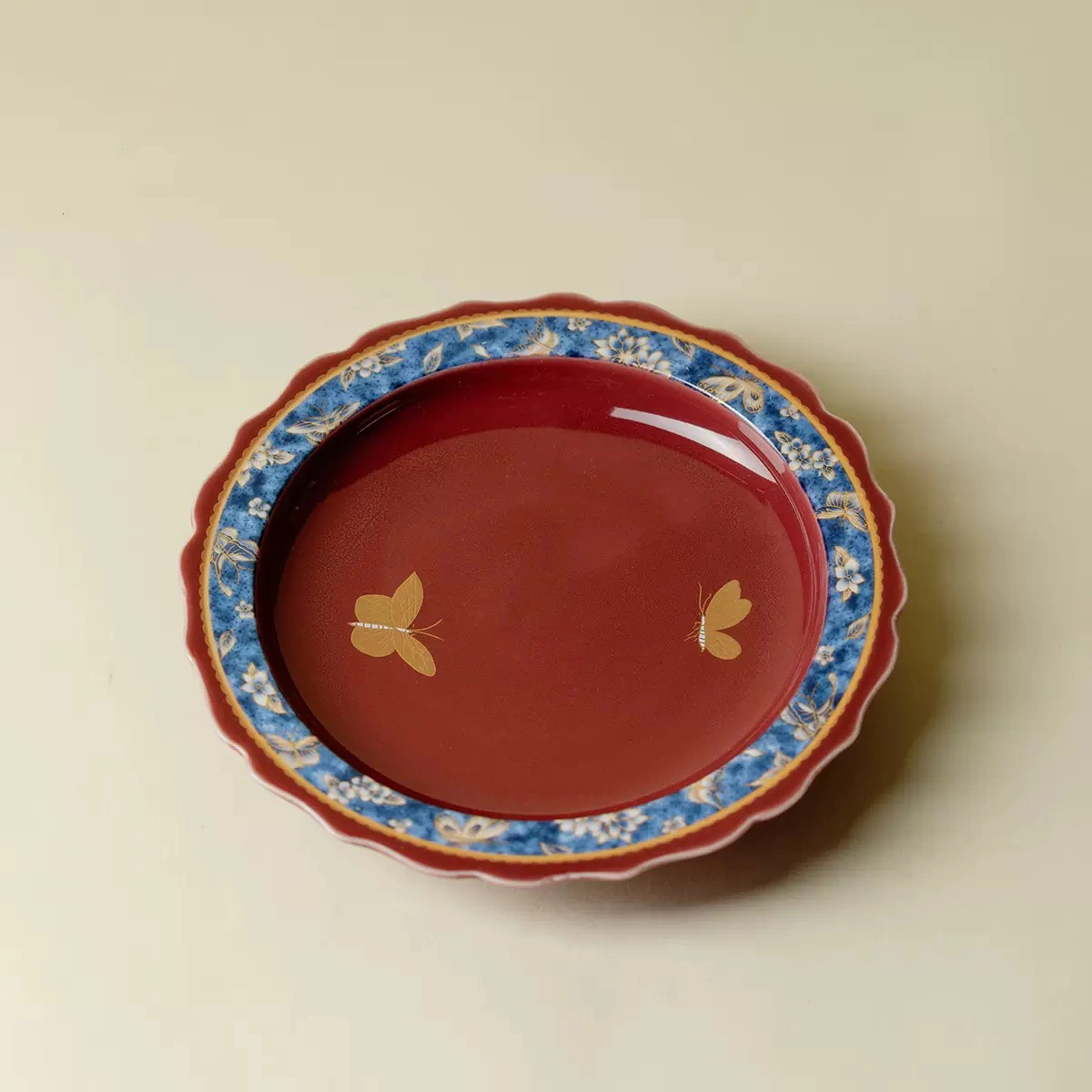 Twin Butterfly Vermilion & Blue-and-White Plate