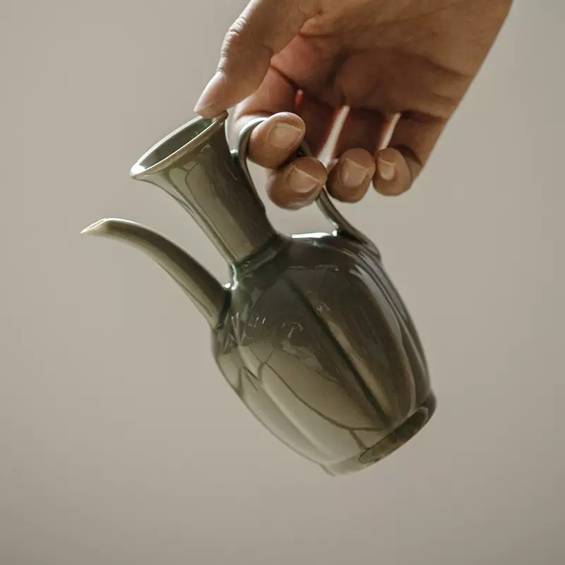 Guanyin Song-style Yue Kiln Celadon Ewer — Plum Green