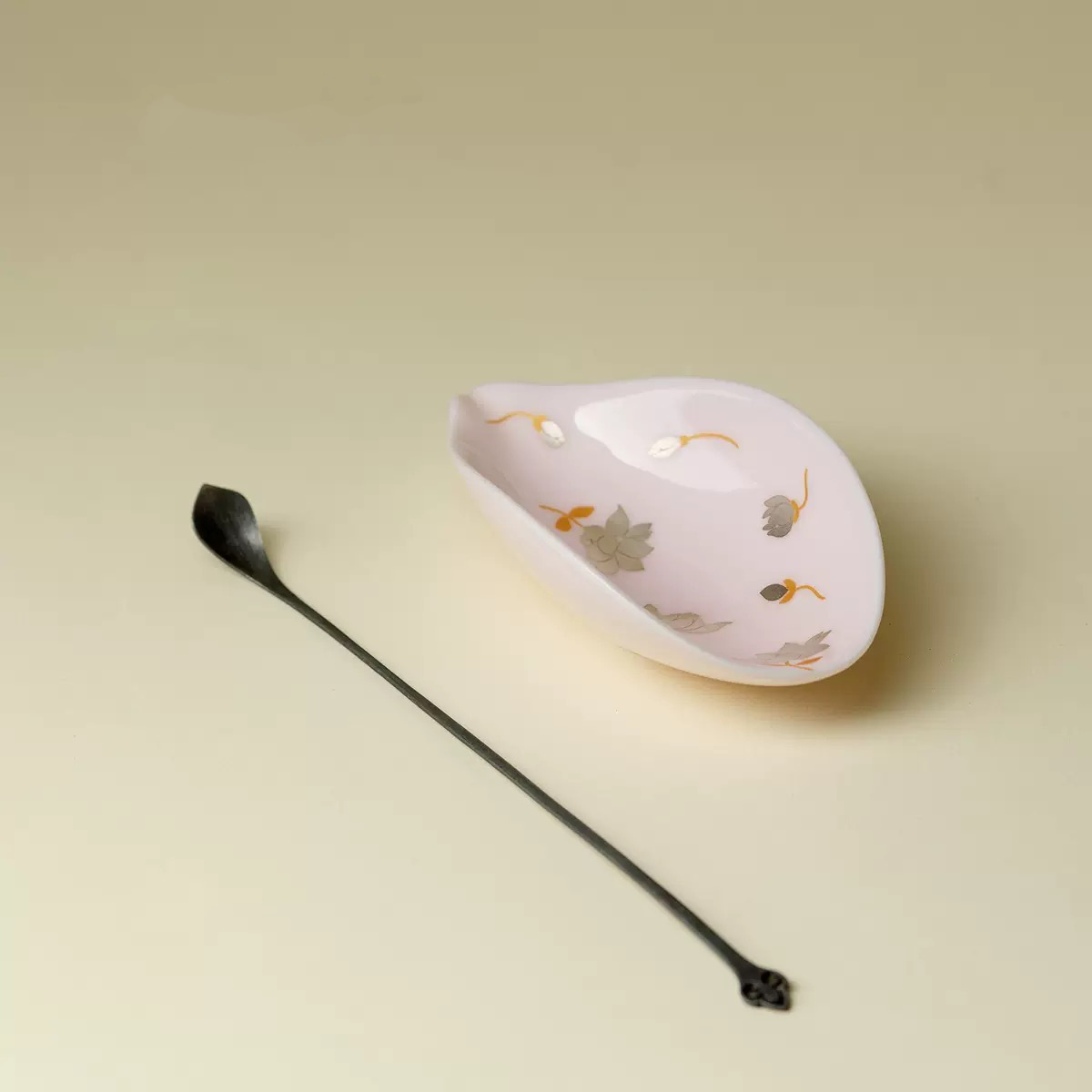 Silver-Inlay Lotus Tea Presentation Set (Tea Scoop & Needle)